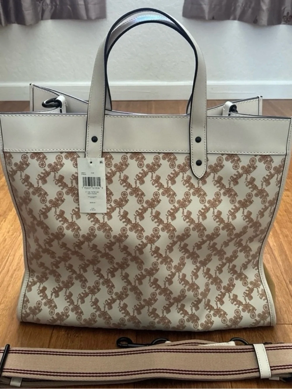 Coach Field Tote Bag 40 With Horse And Carriage Print - Picture 3 of 8